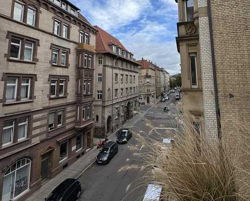 Gepflegtes Mehrfamilienhaus mit neun Wohneinheiten im gefragten Heusteigviertel