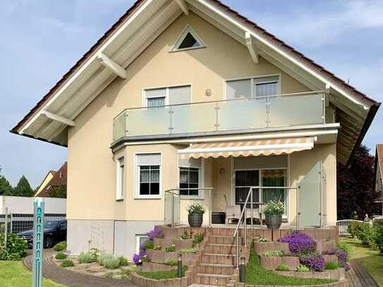 Geräumiges, freistehendes Einfamilienhaus mit Garten und Garage