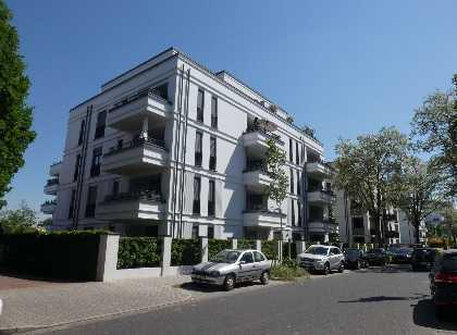 Lichtdurchflutetes Penthouse im beliebten Düsseldorf-Oberkassel in Rheinnähe!