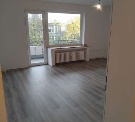 Traumhaft schöne komplett sanierte 3 Zimmer Wohnung mit Balkon in Duisburg zu vermieten!!!