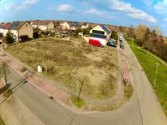 Ideales Baugrundstück in ruhiger Lage in Dallgow-Döberitz. Geeignet für ein Mehrfamilienhaus oder...