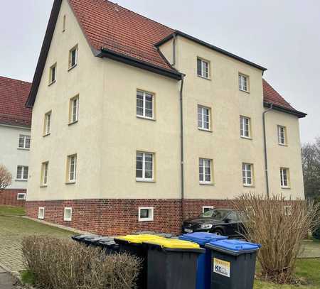 Neuwertige 3-Raum-Wohnung mit gehobener Innenausstattung eigenem Garten und Stellplatz