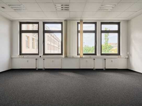 Sichern Sie sich jetzt Ihr neues Büro mit Gemeinschaftsflächen im 3. Obergeschoss!