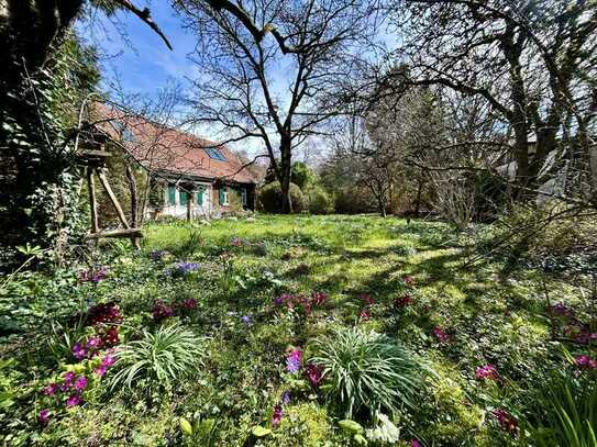 Provisionsfrei! Kernsaniertes, schönes Einfamilienhaus aus dem 18.Jh. mit traumhaften Parkgrundstück