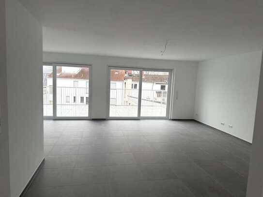 Provisionsfrei! Erstbezug! Exklusives Penthouse! Barrierefrei mit Terrasse in zentraler Lage!