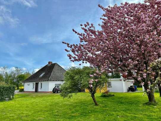 Einfamilienhaus mit separater Ferienwohnung in Alleinlage LK Cuxhaven-Neuenkirchen zu verkaufen