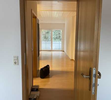 Schöne 3-Zimmer Wohnung mit Balkon, Einbauküche und Stellplatz in Schwäbisch Hall