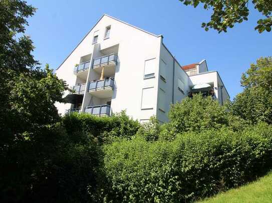 Sonnige 3 Zimmer-Wohnung mit Balkon und 2 Tiefgaragenstellplätze in Blaustein-Pfaffenhau