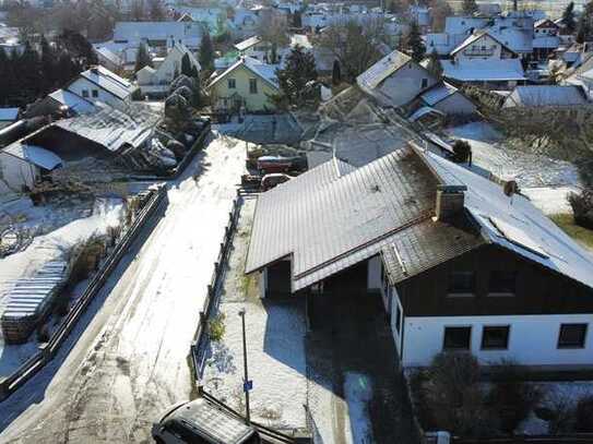 Renoviertes Zweifamilienhaus in ruhiger Lage