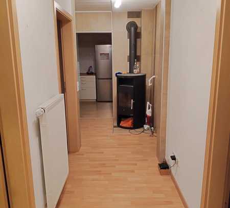 Renovierte 3 Zimmer Erdgeschoss- Wohnung mit attraktiver Raumaufteilung