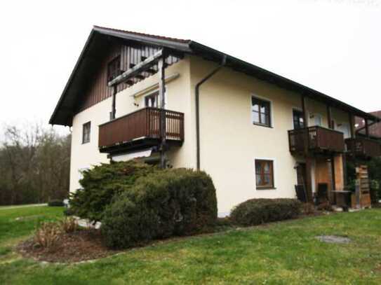 Gemütliche Maisonette Wohnung mit eigener Terrasse und Blick ins Grüne