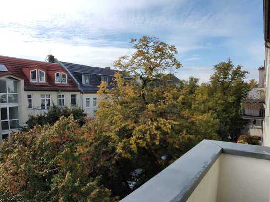 Bezugsfrei! Provisionsfrei: Ruhige, helle, kompakte 3-Zi-Wohnung, incl. Stellplatz