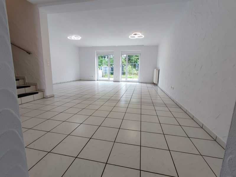                                                               Rodenbach, DHH, 5 ZKB, 2 B&auml;der, G&auml;ste WC, Carport, Garten                                                       in Rodenbach (Main-Kinzig-Kreis)