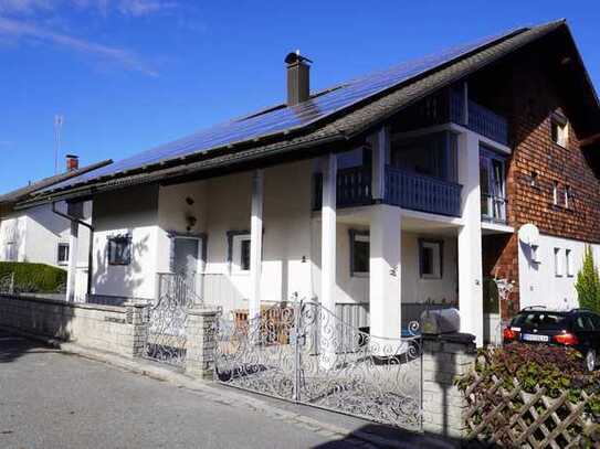 Mehrfamilienhaus - 4 Wohnungen mit Photovoltaikanlage