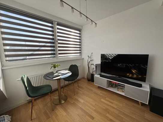 Nachmieter gesucht - Moderne, lichtdurchflutete 2-Zimmer-Wohnung in zentraler Lage – möbliert