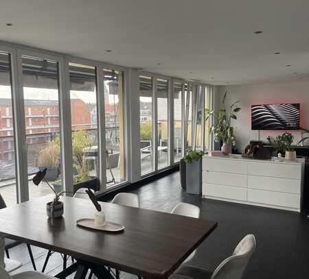 Exklusive Penthouse-Wohnung mit Dachterasse, Kamin und EBK in Köln Neuehrenfeld