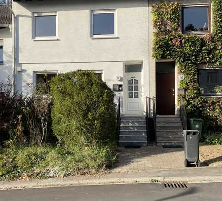 Kompaktes Reihenmittelhaus in beliebter Wohnlage Lützelsachsens (Erbpacht)