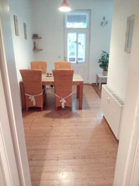 2 Zimmer Wohnung in saniertem Altbau mit Balkon in guter Lage