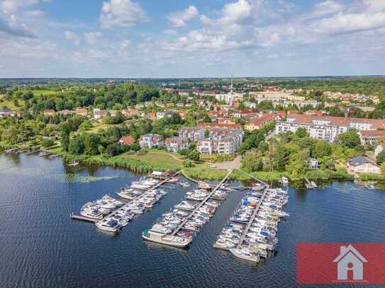 2 Zimmer im Herzen der Stadt, frei ab sofort.