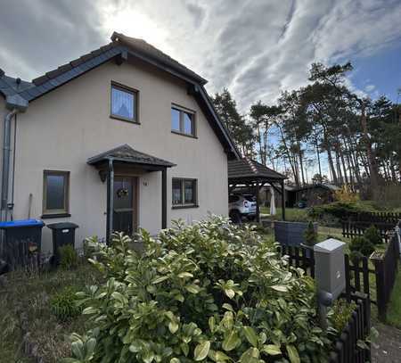 *** Doppelhaushälfte mit Garten und Carport in Mögelin ***