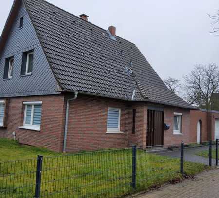 Einfamilienhaus mit Garten, Garage und Keller, zentral in ruhiger Wohnlage