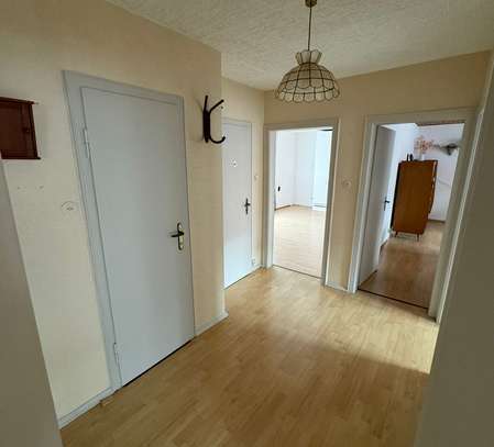 3-Zimmer-Dachgeschosswohnung in Hanau zu vermieten (Steinheimer Straße 40)