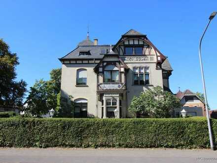 Denkmalgeschütze Hotel & Gastronomie in historischer Jugendstilvilla in Viersen-Süchteln