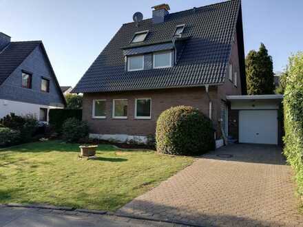 Freistehendes Einfamilienhaus in exklusiver, ruhiger Wohnlage in Langenfeld-Wiescheid