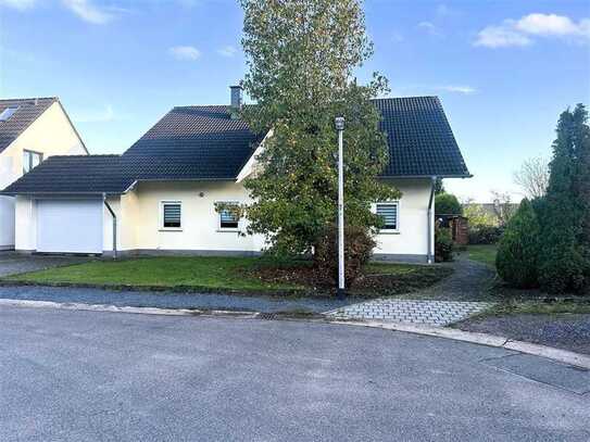 Traumhaftes Einfamilienhaus mit Garten/Außen Pool/Sauna/ und Garage