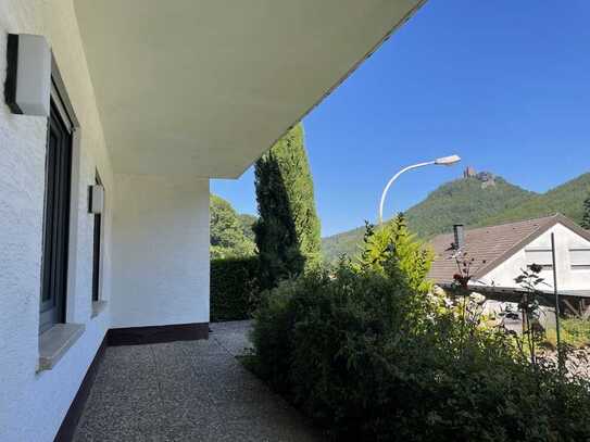 Attraktive 2-Zimmer-Küche-Bad-Wohnung mit Terrasse und EBK in Annweiler