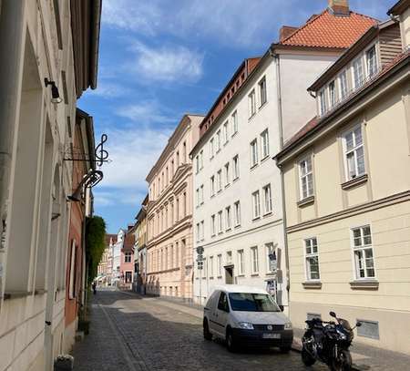 Sehr schöne 2-Zimmer-Wohnung mit Balkon in der Altstadt