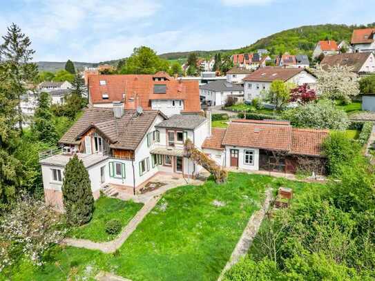 Freistehendes Zweifamilienhaus auf parkähnlichem Grundstück mitten in Mosbach zu verkaufen