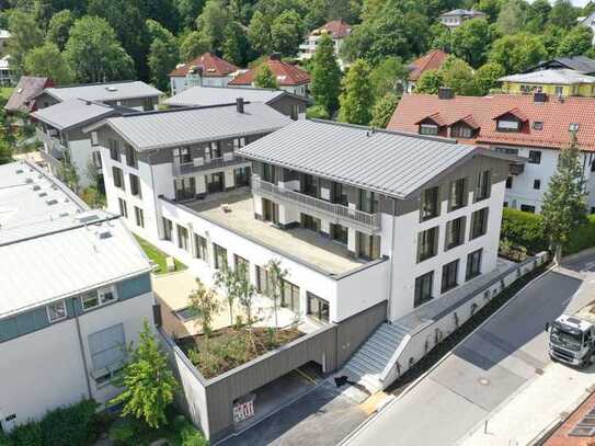 Neuwertige 3-Raum-Terrassenwohnung mit Balkon und Einbauküche in Starnberg