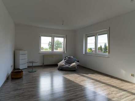 Helle, zentral gelegene 2-Zimmer-Wohnung in Leonberg - komplett renoviert