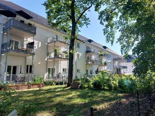 Traumwohnung in Traumlage! 2 Zi.-Whg.-2.OG-mit EBK u. 8 m² BLK u. Blick ins Grüne-Lehrhöfer Park-HU!