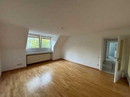 Schöne ca. 76 m² 3 Zimmer-Wohnung in ruhiger Wohnstraße im beliebten Südviertel