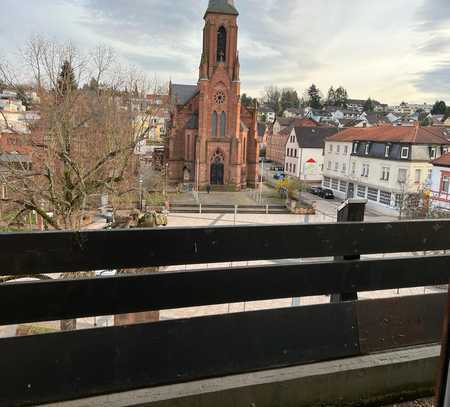 Gepflegte 2-Raum-Wohnung mit Balkon und Einbauküche in Bad Bergzabern