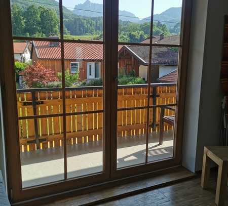 Schöne helle Wohnung mit Balkon und bezauberndem Bergblick ☀️