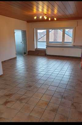 610 € - 77 m² - 2.0 ZKB Wohnung ca77pm kein Balkon. 
ruhige Spielstrassen Lage. Eigener Eingang