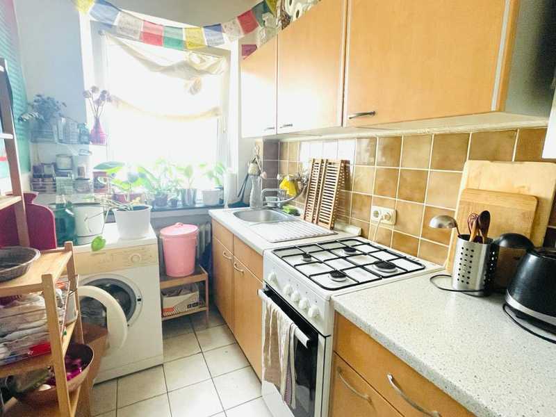 Stilvolle, gepflegte 1-Zimmer-EG-Wohnung mit Einbauküche in Frankfurt am Main