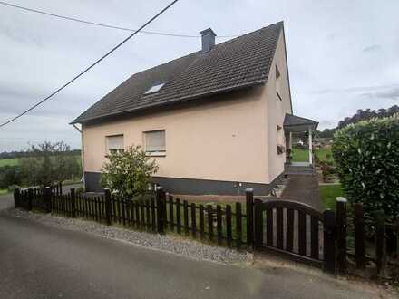 Ansprechende 4-Zimmer-DG-Wohnung mit Balkon in Odenthal