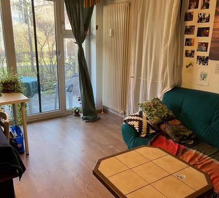 2 Zimmer- ruhige Top-Lage, EBK, Terrasse, TG-Stellpl. ideal für Pendler, Studenten, Singles, Rentner