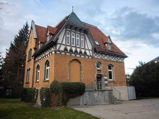 Schönes Bürogebäude in zentraler Lage