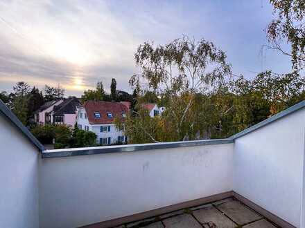 Schicke, moderne 2-Zi-DG Wohnung mit Balkon!