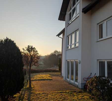 Attraktive Einliegerwohnung mit tollem Ausblick und Terrasse