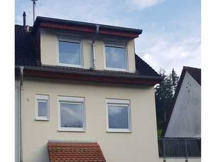 Gepflegte 6-Zimmer-Doppelhaushälfte mit EBK in Kaiserslautern