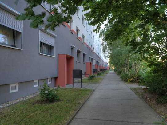 bezugsfertige vollsanierte 2-Raum-Wohnung mit Balkon