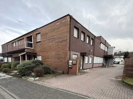 Multigewerbegebäude für Arbeiten, Lager und Wohnen in OF in verkehrsgünstiger Lage am Waldrand