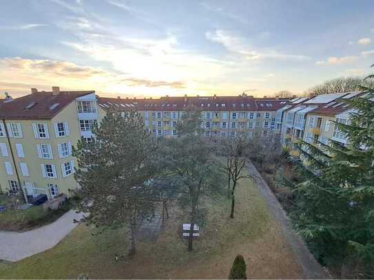 Helle schöne 2-Zimmer-Wohnung in München Neuhausen mit Süd-West Balkon / unmöbliert / mit Tiefgarage