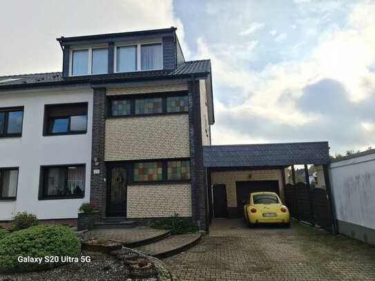 Zweifamilienhaus mit Garage in Wachtendonk